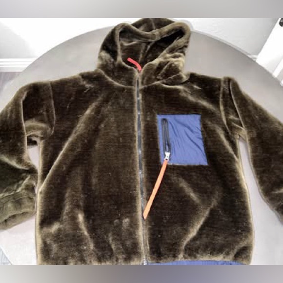 UGG Kairo Logo Reversible Faux Fur Hooded Zip Jacket Burnt Olive Unisex (Sz L) - Picture 5 of 9